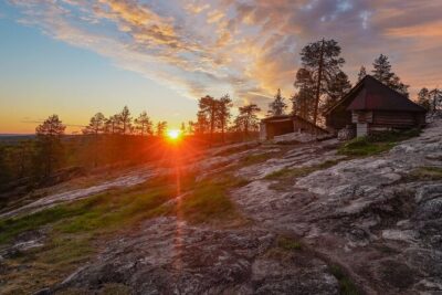 Arctic Wilderness Hike with Fire-making - Meeting in Rovaniemi: transfers and how the day starts