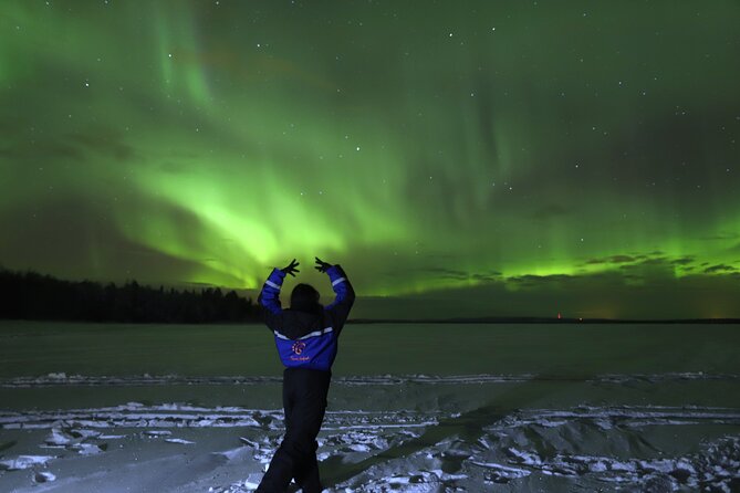 Chasing Aurora with Photographer - Small Group - Warm food and hot drinks by an open fire