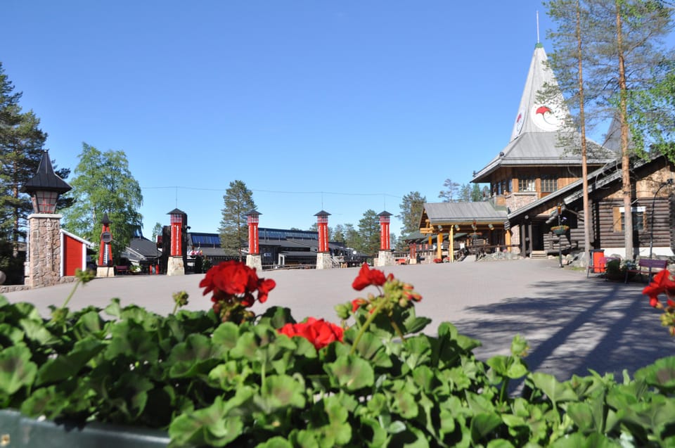 City tour and Santa Claus village visit in Lapland - Price and Logistics: is $68 per person good value?