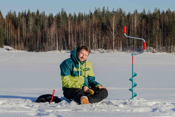 First Ice Fishing Experience in Rovaniemi - The frozen-lake session: what happens during the ~2 hours of fishing