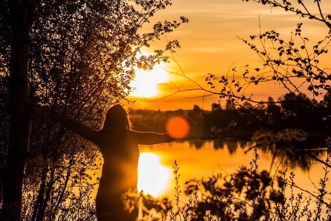 Midnight sun photography tour - How your guide helps you turn midnight sun into real photos