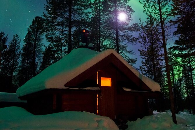 Northern Lights Hunt from Rovaniemi with Folk Tales and Snacks over Campfire - Small-group comfort: what up to 15 travelers really means