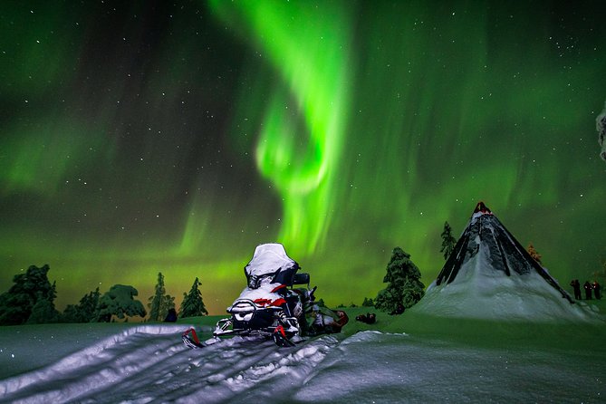 Northern Lights Snowmobile Sleigh Ride - Who should book this sleigh ride (and who might not love it)