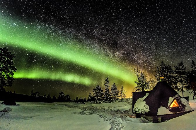 Private Aurora Tour (5 or more) by Aurora Experts - Rovaniemi - Tepee fire, barbecue, and hot drinks that make the night worth it