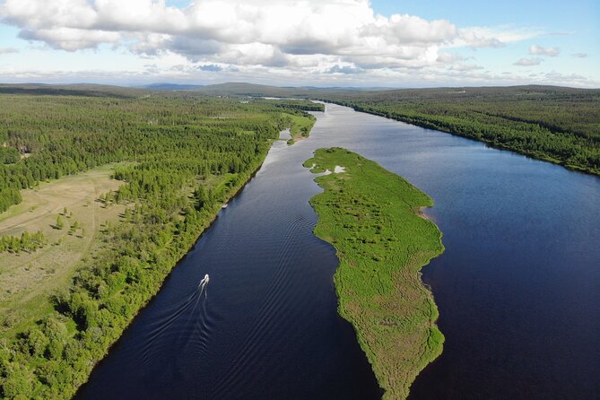Private Guided Fishing Boat Tour in Rovaniemi - Boat comfort and fishing equipment that make the day easier
