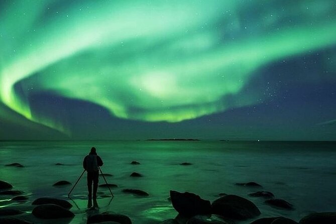 Reflections of the Northern Lights - How This Rovaniemi Aurora Hunt Works (and Why It Feels Like a Plan)