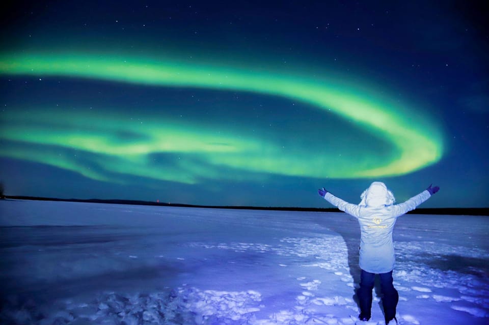Rovaniemi: Aurora Borealis Trip – Autumn - Pickup and the short van ride from your Rovaniemi hotel
