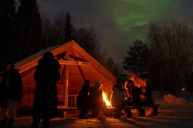 Rovaniemi Aurora Hunting Tour - English-speaking guides and a manageable group vibe