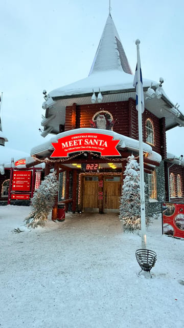 Rovaniemi: Guided Tour of Santa Claus Village - Santa Claus Village routing that keeps you moving