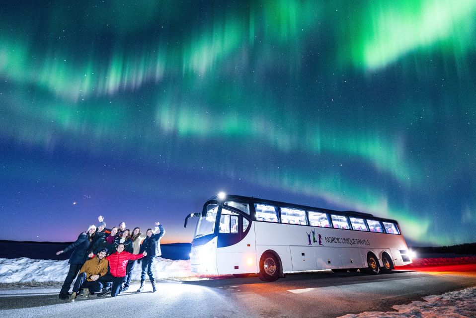 Rovaniemi: Hunting Northern Lights Bus Tour - What the guide does beyond pointing at the sky