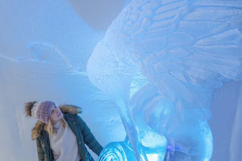 Rovaniemi: Ice sculpting experience - Free time (85 minutes): exploring rooms and letting the hotel sink in