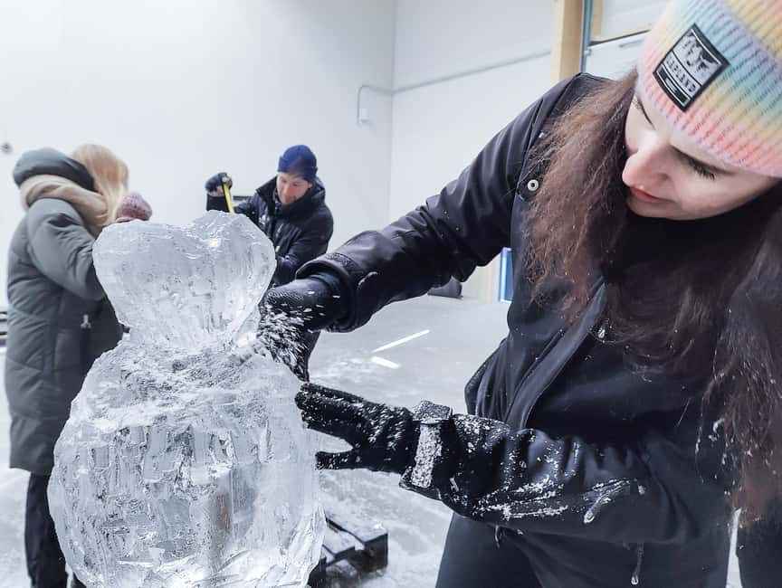 Rovaniemi: Ice sculpting experience - How the 5-hour day runs: pickups, coach time, and your pace