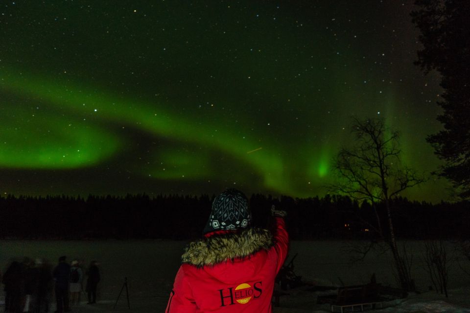 Rovaniemi: Northern Lights Hunting in Lappish old cottage - How the guides handle photos: e-photo, camera advice, and realistic expectations
