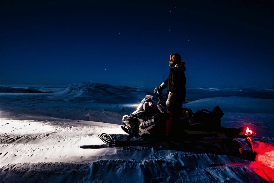 Rovaniemi: Northern Lights Snowmobile Safari with Campfire - The 4-hour mix of riding and aurora time
