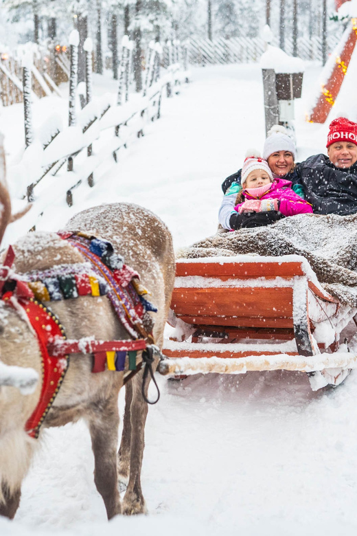 Rovaniemi: Private Pro Photoshoot in Santa Claus Village - Key moments that make this shoot worth your time