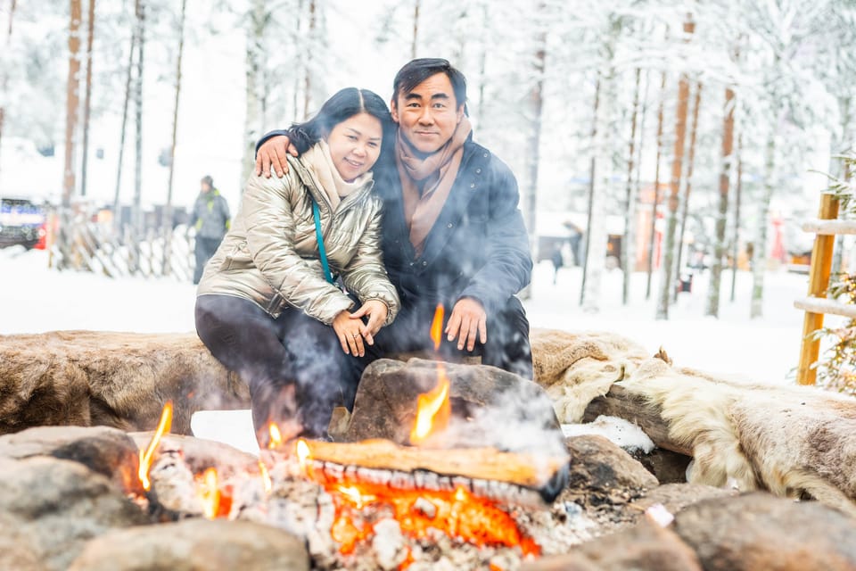 Rovaniemi: Private Pro Photoshoot in Santa Claus Village - The 1-hour photo stop: what your time actually looks like