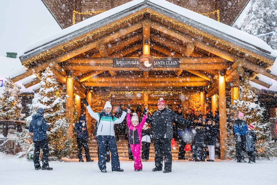 Rovaniemi: Private Pro Photoshoot in Santa Claus Village - After the shoot: stay in Santa Claus Village or head back