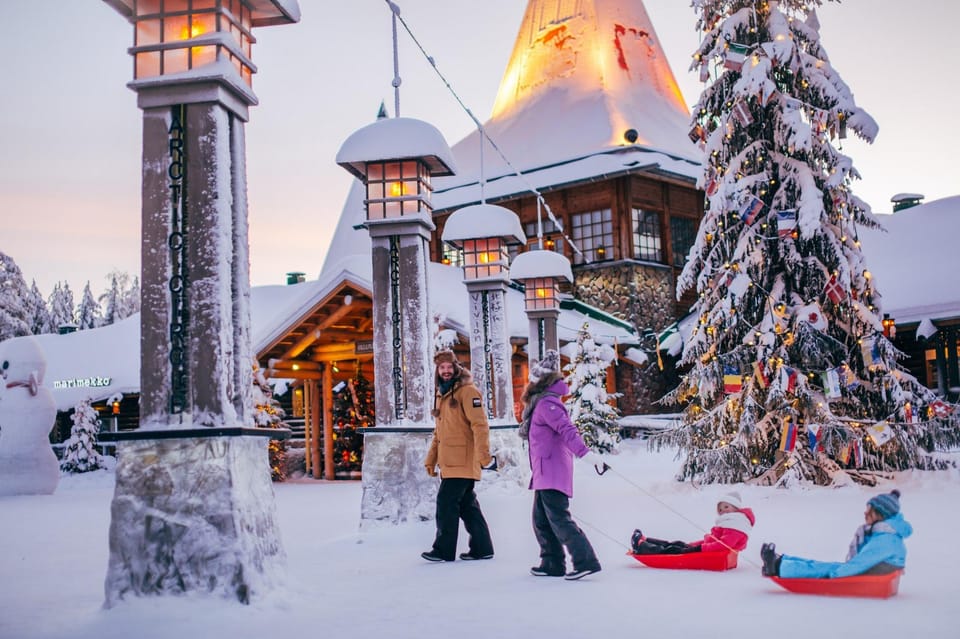 Rovaniemi: Tour to Santa Claus Village with Hotel pick up - Meeting Santa Claus at his Office: how to make the minute count