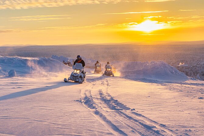 Snowmobile Adventure in Lapland - Two Adults Per Snowmobile: How Turning Driving Really Works