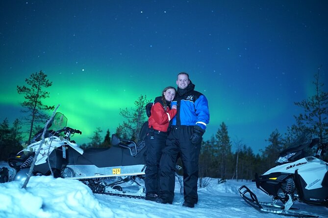 Snowmobile Photography Trip to the Aurora - Chasing the Aurora from the right kind of darkness