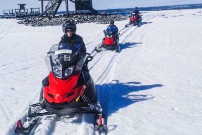 Snowmobile Safari in the Nature - Warm-Ups That Keep the Adventure Comfortable