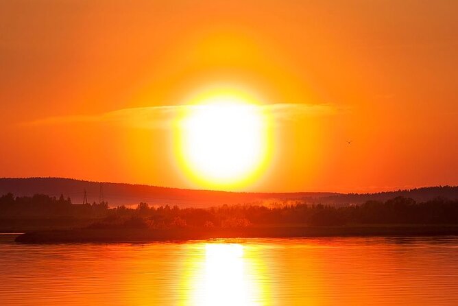Sunset at the Arctic Circle - Why this sunset trip feels different from a quick viewpoint stop