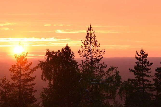 Sunset at the Arctic Circle - Katkavaara mountain: where the sunset light finds you