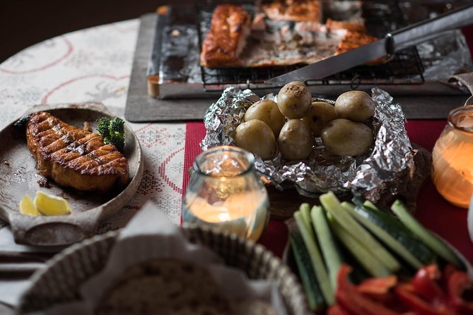 Traditional Lappish evening in the wilderness with dinner - Northern Lights Odds on the 5pm Departure (Oct–Mar)