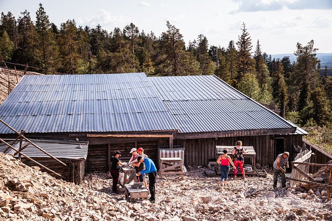 Trip to Pyhä-Luosto National Park and Amethyst Mine - The Digging Part: Find a Lucky Amethyst and Take It Home